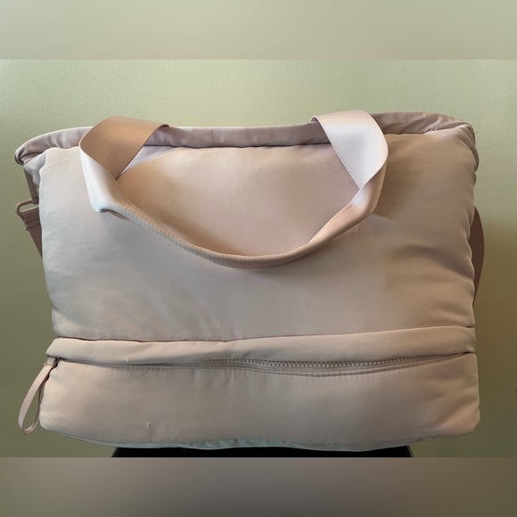 Pale Pink Travel Shoulder Bag - Picture 4 of 5